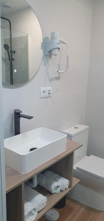 Hostal Fronton Alcobendas Kültér fotó