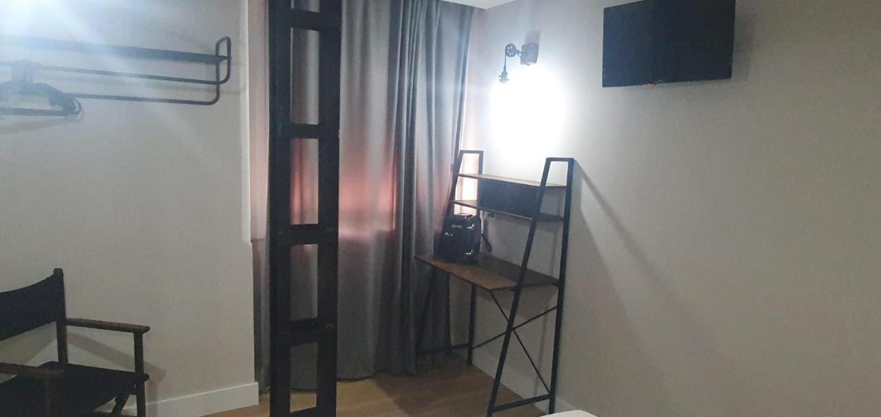 Hostal Fronton Alcobendas Kültér fotó