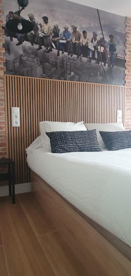 Hostal Fronton Alcobendas Kültér fotó