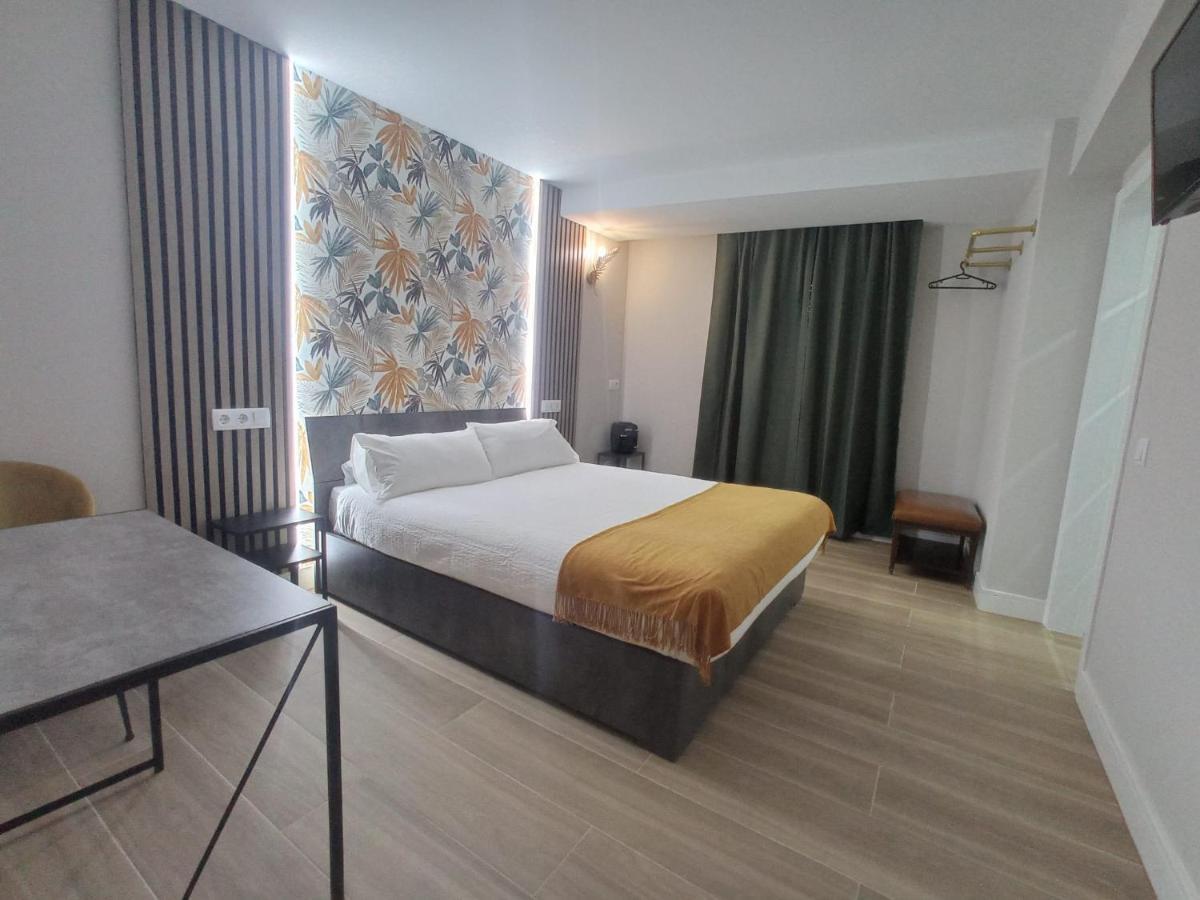Hostal Fronton Alcobendas Kültér fotó
