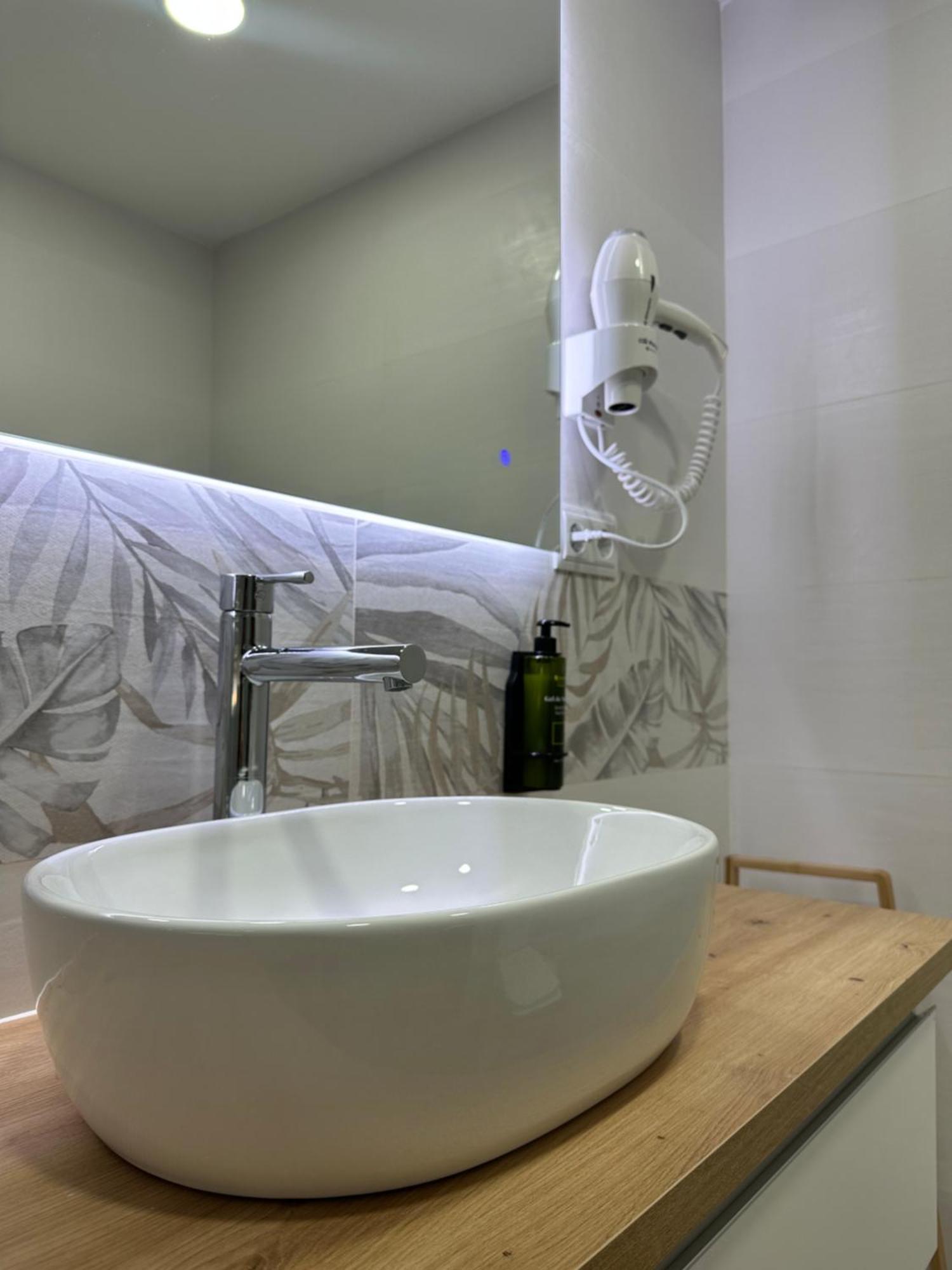 Hostal Fronton Alcobendas Kültér fotó
