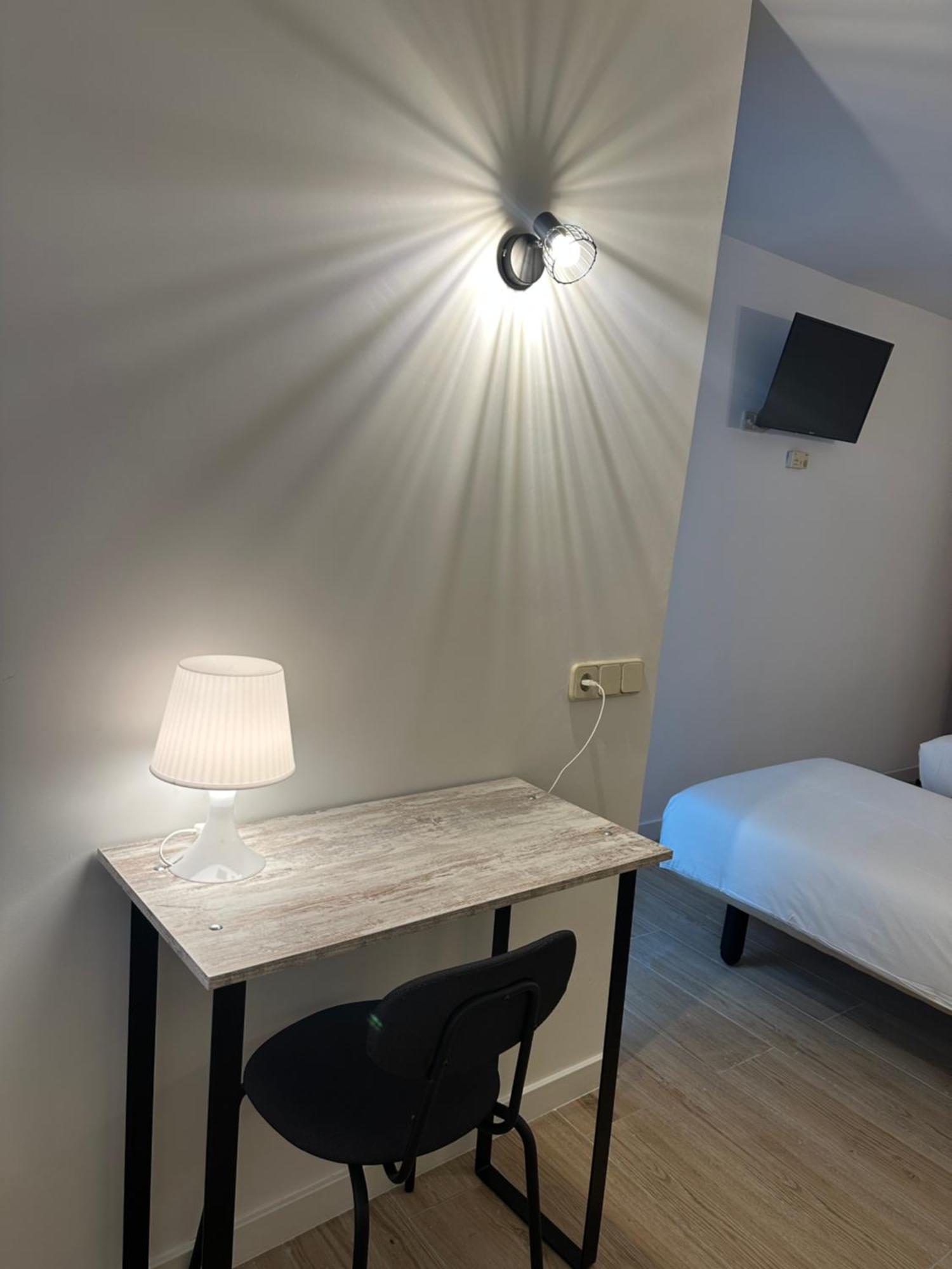 Hostal Fronton Alcobendas Kültér fotó