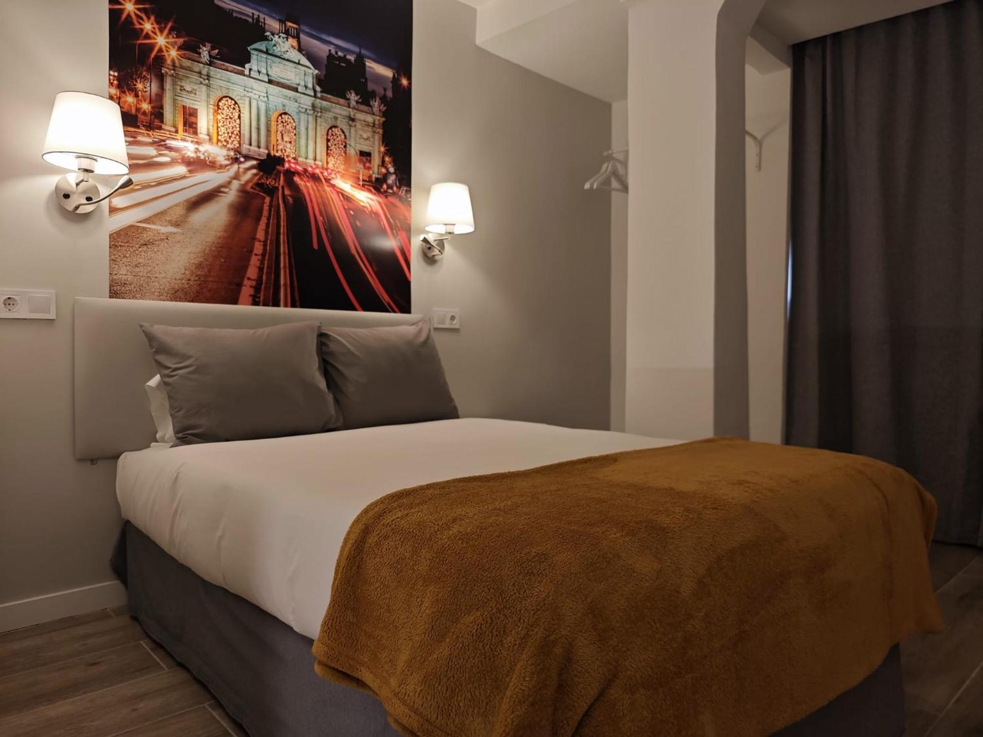 Hostal Fronton Alcobendas Kültér fotó
