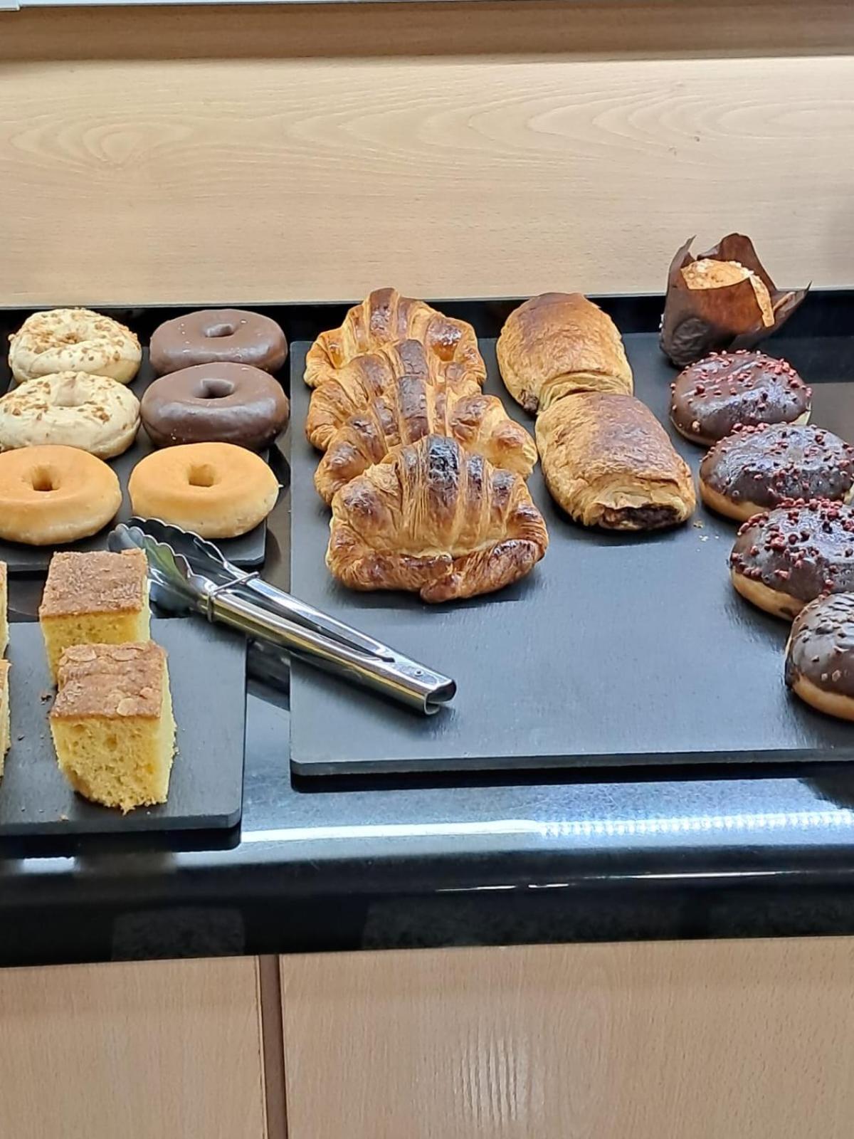 Hostal Fronton Alcobendas Kültér fotó