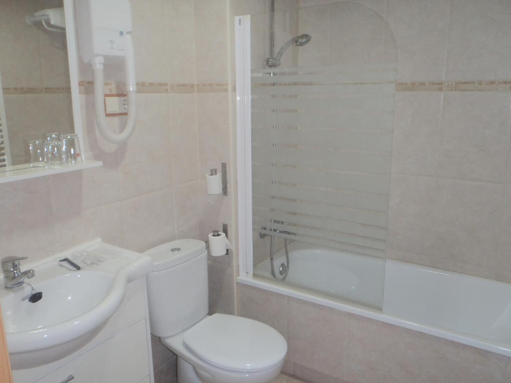 Hostal Fronton Alcobendas Szoba fotó